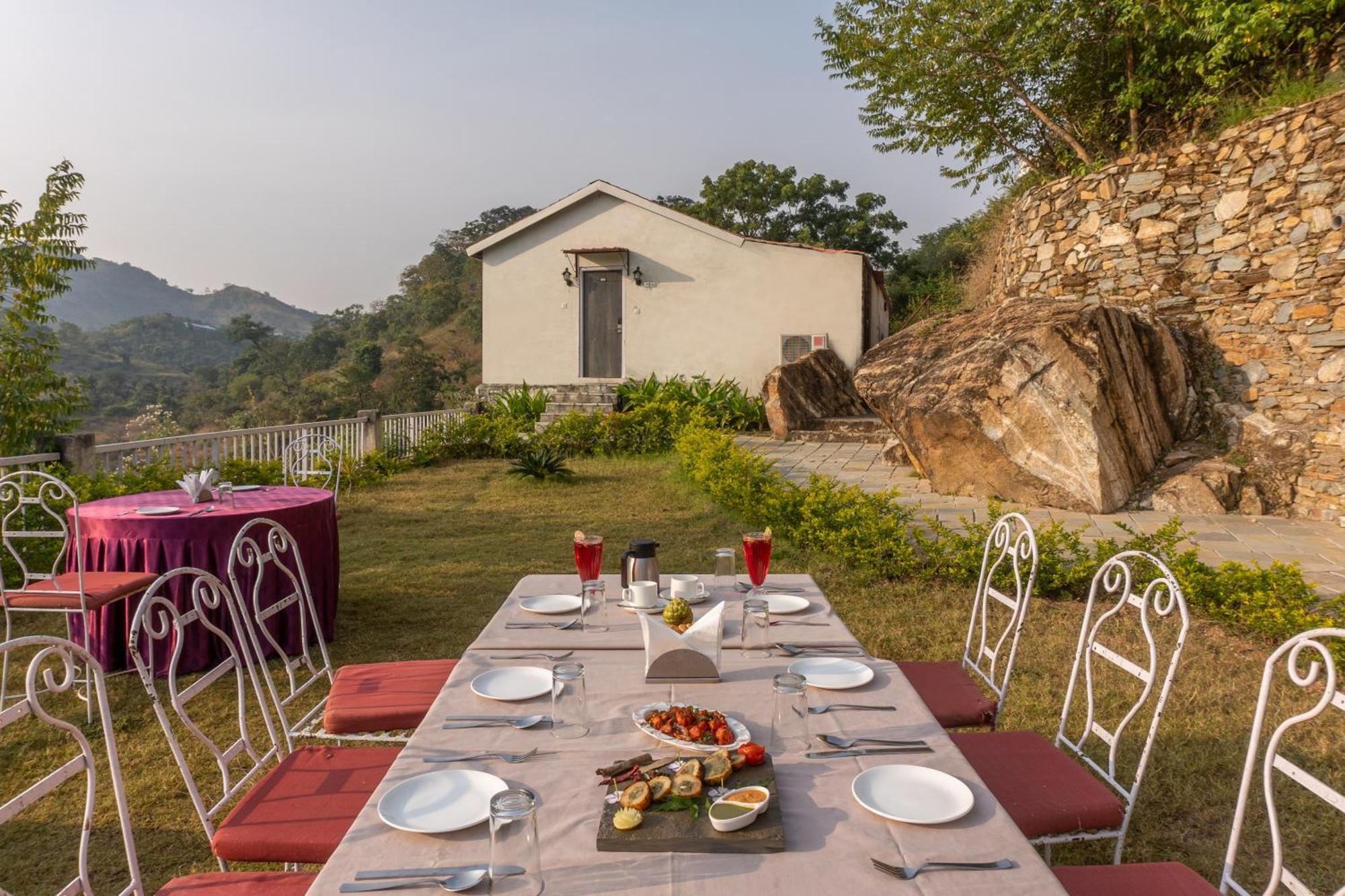 Treebo Kumbhal Castle, 2 Km From Kumbalgarh Fort Hotel Kumbhalgarh Exterior photo